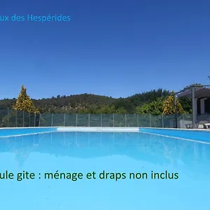 https://le-claux-des-hesperides.fr-provencehotel.com